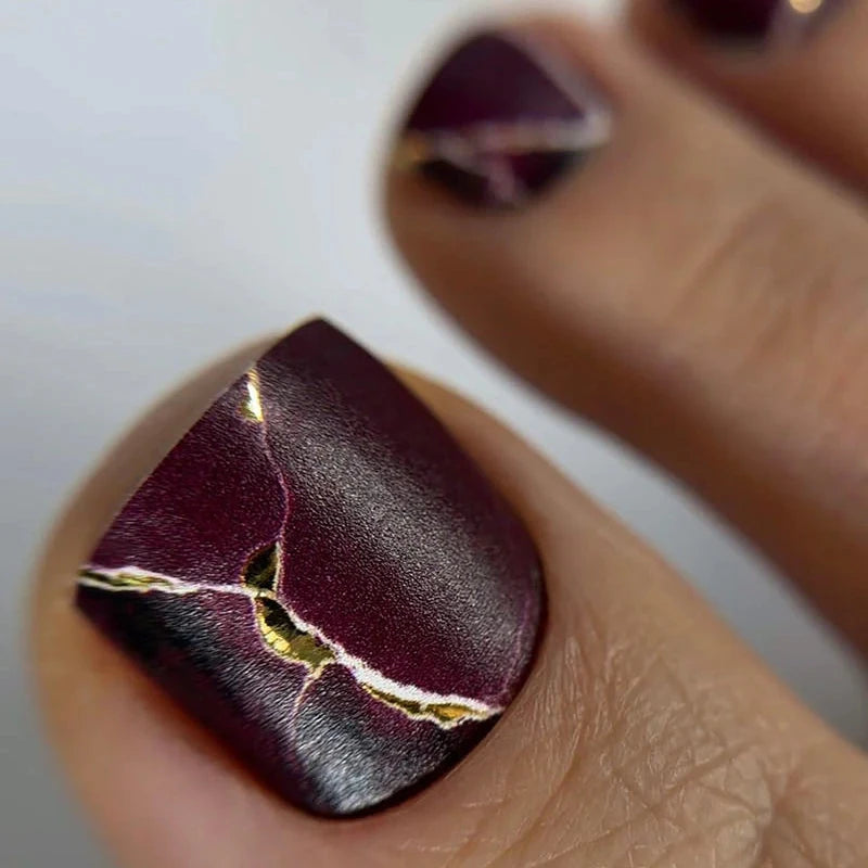 Wraps Pédicure Marbre Bordeaux Feuille d’Or – WR-446